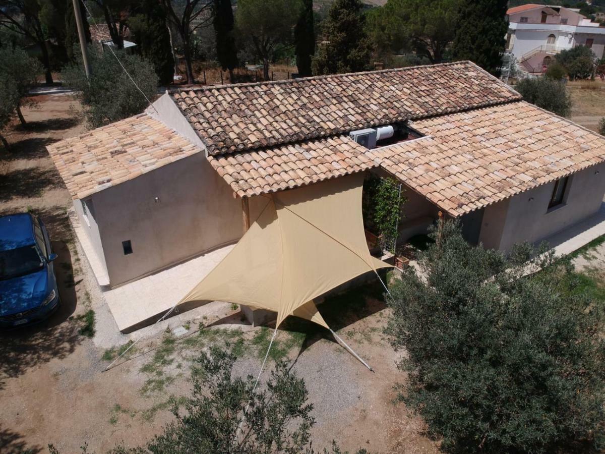 La Casa Del Miele Di Borgo Carbone Ferienhaus *